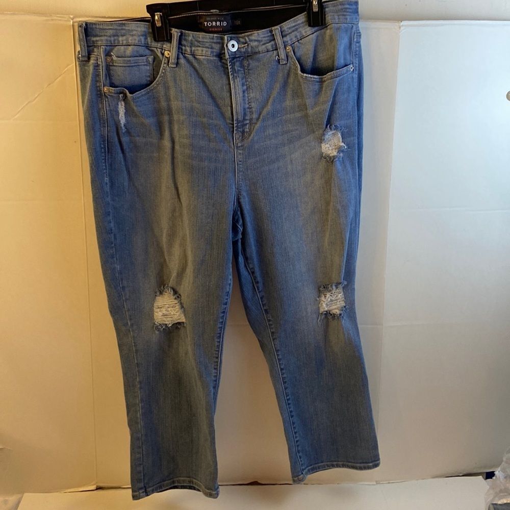 Torrid premium sky high skinny‎ crop distressed size 22 stretch Jeans